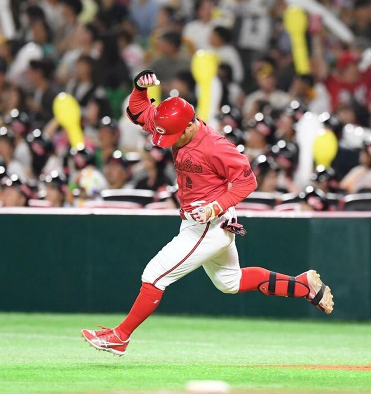 田中広輔2号3ランホームラン